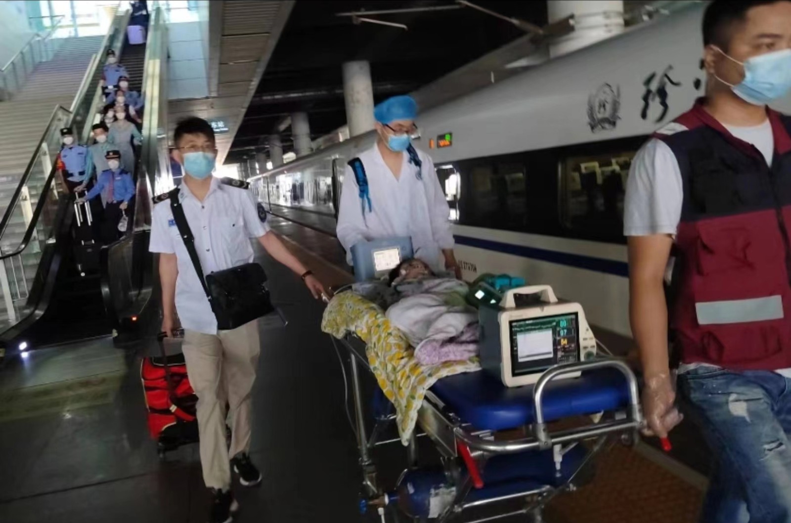 康保县高铁转运公司